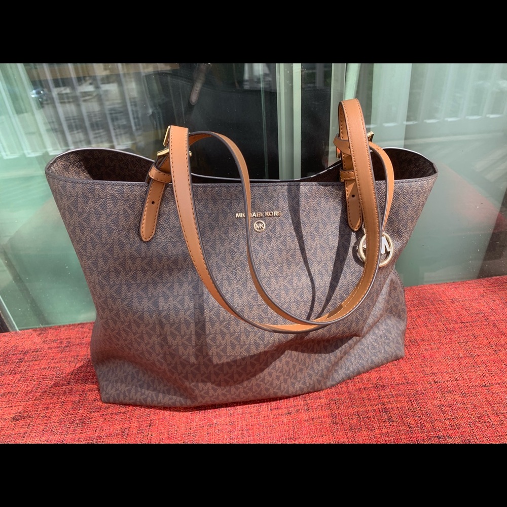 Michael Kors tote